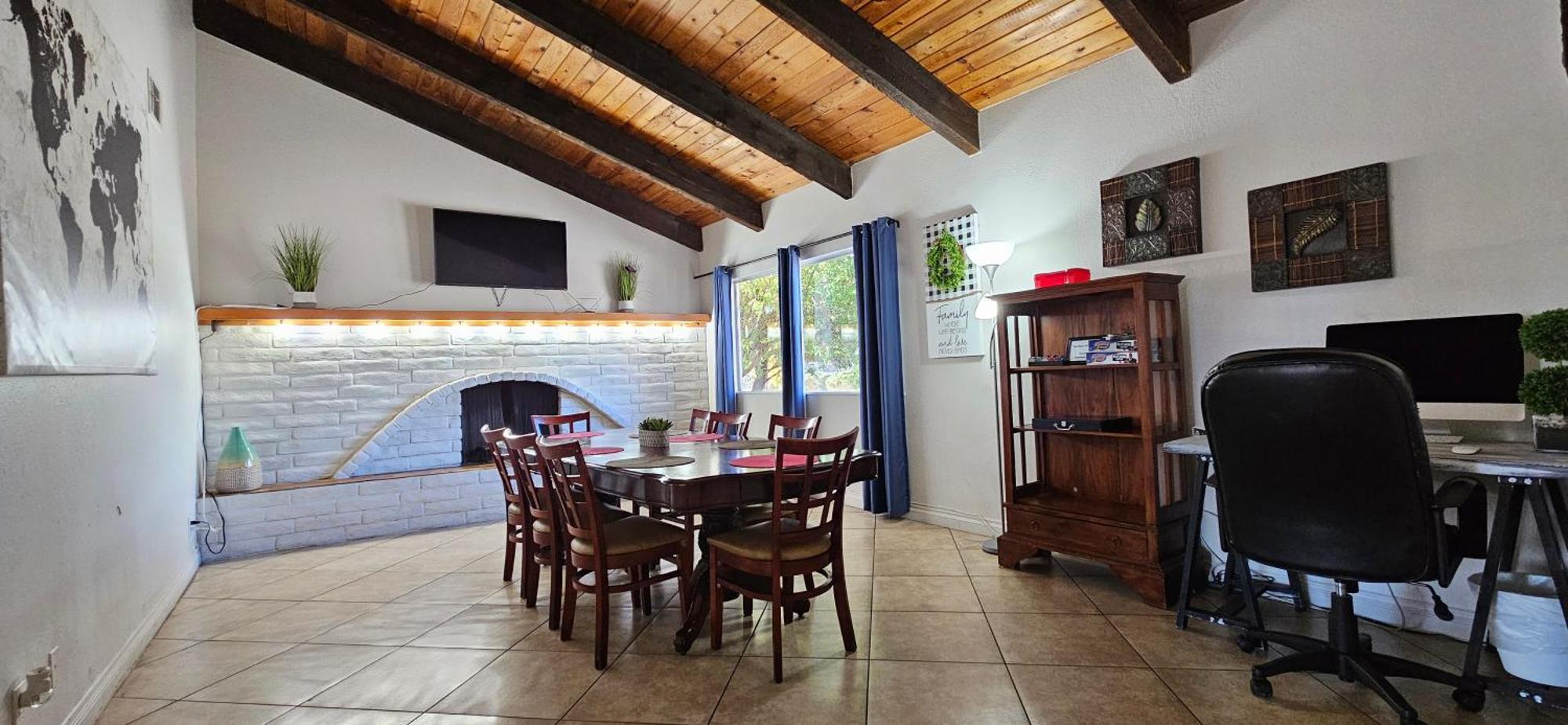 Holiday home Rustic Warm Fireplace 5 Sleeps 16