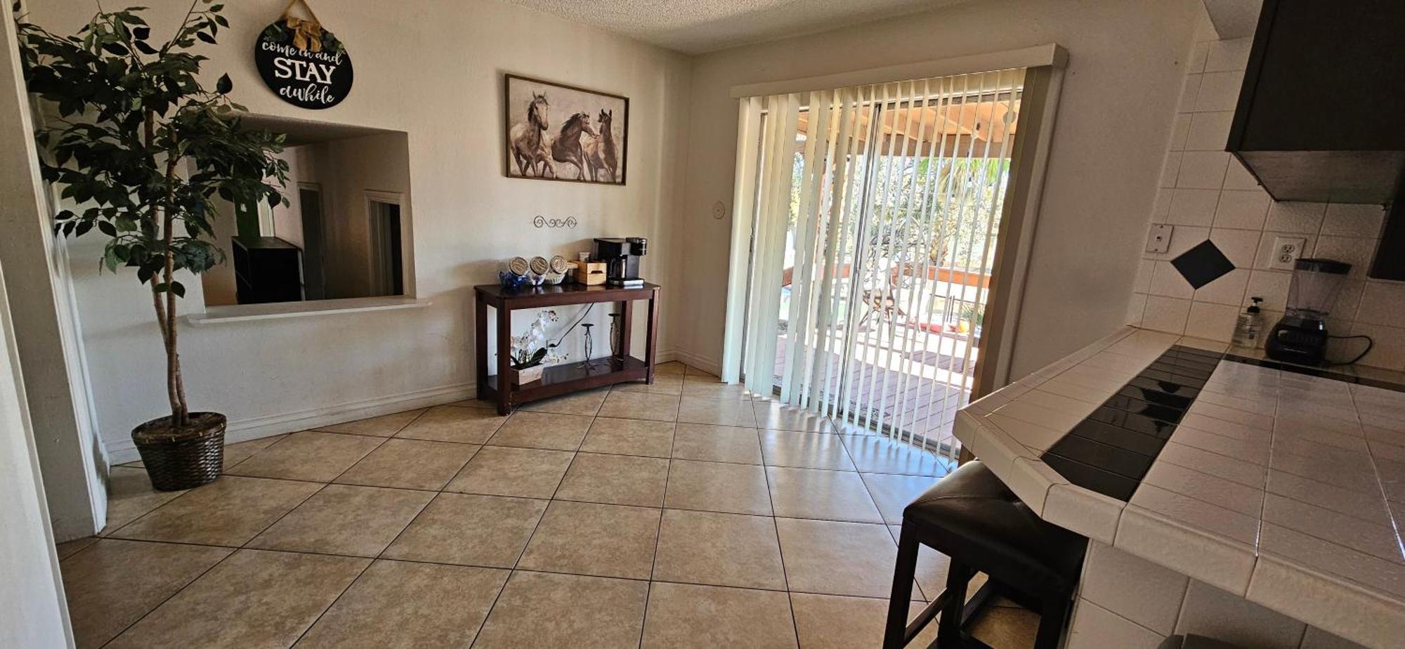 Rustic Warm Fireplace 5 Sleeps 16 Holiday home Las Vegas